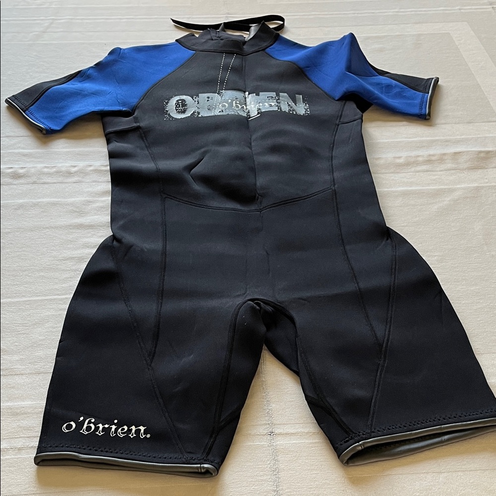 O’Brien Men’s Black and Blue Short Wetsuit Size Large